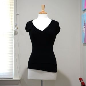 Derek Heart black ribbed v-neck tee